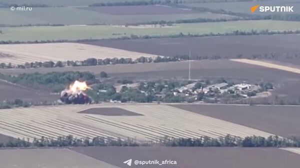 የሩሲያ ባንዲራ በዛፖሮዥዬ ነፃ በወጣችው ኖቮግሪጎሮቭካ ላይ መውለብለቡን የመከላከያ ሚኒስቴር አስታወቀ - Sputnik አፍሪካ