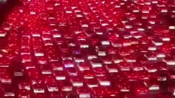 #viral የቻይና ብሔራዊ ቀን እና የመኽር አጋማሽ ፌስቲቫል ተከትሎ የተከሰተው የትራፊክ መጨናነቅ አውራ መንገዶችን ወደ መኪና ማቆሚያ ቀየራቸው - Sputnik አፍሪካ