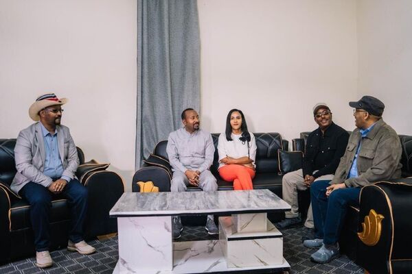 ጠቅላይ ሚኒስትር ዐቢይ አሕመድ በሀዲያና ስልጤ ዞኖች የተገነቡ ሞዴል የገጠር መንደሮችን አስረከቡ ጠቅላይ ሚኒስትር ዐቢይ አሕመድ በሀዲያና ስልጤ ዞኖች የተገነቡ ሞዴል የገጠር መንደሮችን አስረከቡ - Sputnik አፍሪካ