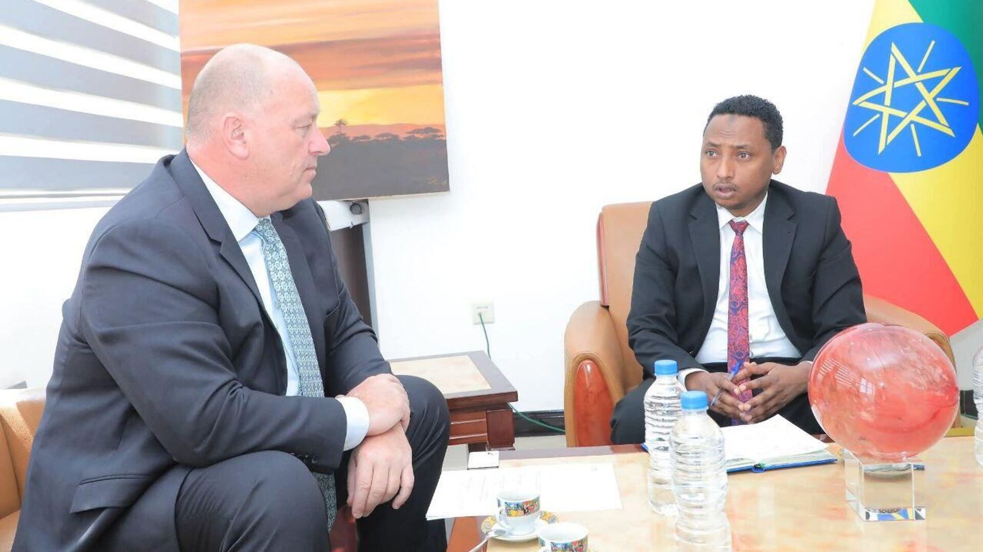 በአዲስ አበባ የኤሌክትሪክ ተሽከርካሪ ፋብሪካ ለመገንባት ከአውሮፓ ኩባንያ ጋር ስምምነት ተደረሠ በአዲስ አበባ የኤሌክትሪክ ተሽከርካሪ ፋብሪካ ለመገንባት ከአውሮፓ ኩባንያ ጋር ስምምነት ተደረሠ - Sputnik አፍሪካ, 1920, 12.10.2025