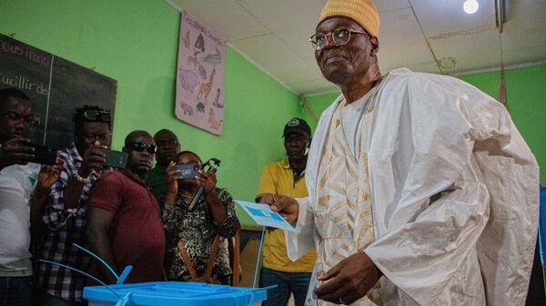 የካሜሩን ተቃዋሚ እጩ ኢሳ ቲቺሮማ ፕሬዝዳንታዊ ምርጫውን እንዳሸነፉ በመግለፅ ፖል ቢያ ወጤቱን እንዲቀበሉ አሳሰቡ - Sputnik አፍሪካ