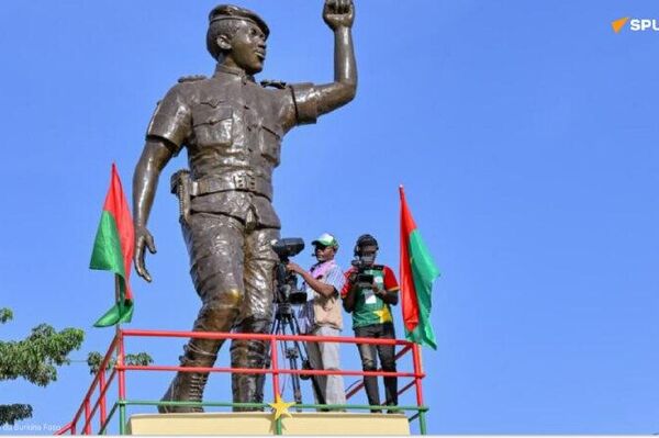 ቡርኪና ፋሶ ለቀድሞ መሪዋ ቶማስ ሳንካራ መታሰቢያ ወርሃዊ ወታደራዊ ሥነ-ሥርዓት አወጀች ቡርኪና ፋሶ ለቀድሞ መሪዋ ቶማስ ሳንካራ መታሰቢያ ወርሃዊ ወታደራዊ ሥነ-ሥርዓት አወጀች - Sputnik አፍሪካ