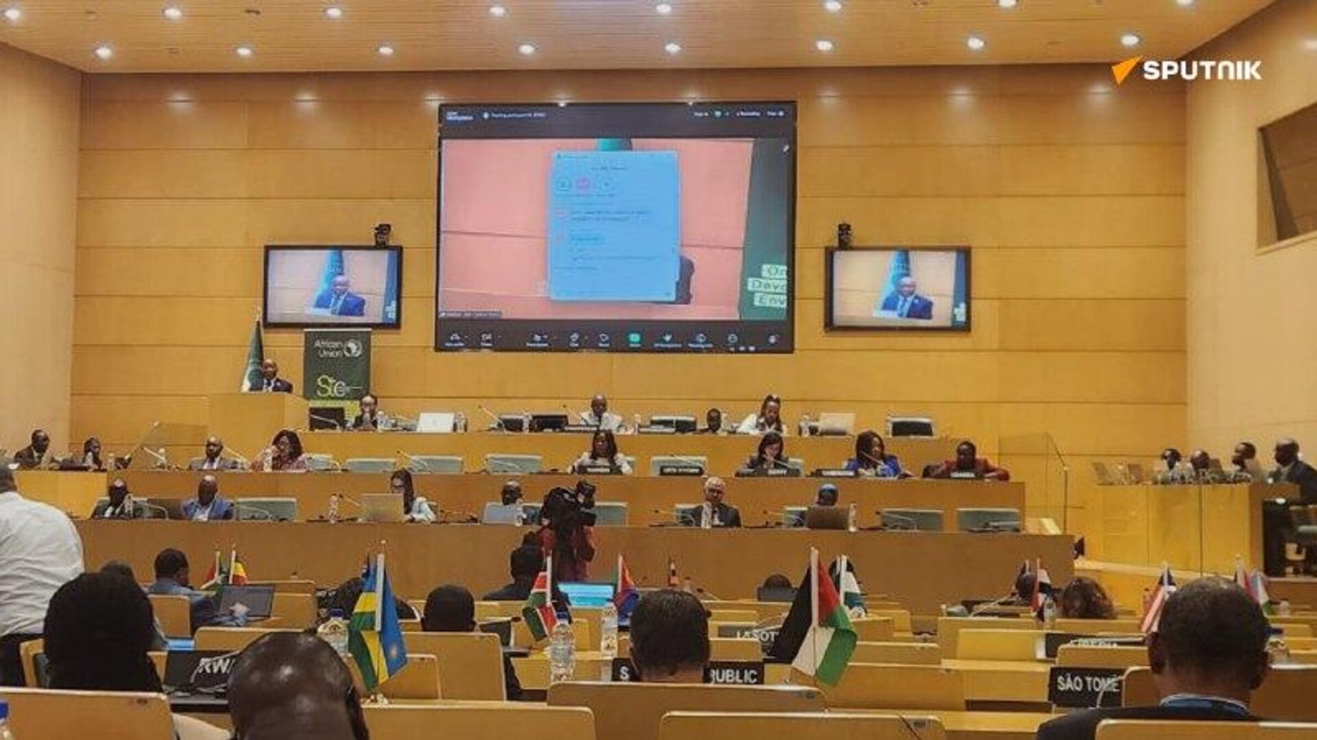 አፍሪካ ከውጭ ለሚገቡ ምግቦች በዓመት ከ50 እስከ 100 ቢሊዮን ዶላር ወጪ ታደርጋለች - ኮሚሽነር ሞሰስ ቪላካቲ አፍሪካ ከውጭ ለሚገቡ ምግቦች በዓመት ከ50 እስከ 100 ቢሊዮን ዶላር ወጪ ታደርጋለች - ኮሚሽነር ሞሰስ ቪላካቲ - Sputnik አፍሪካ, 1920, 21.10.2025