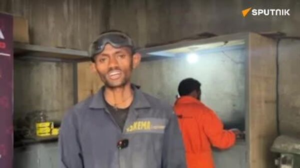 “እኛጋ የሚሸጡ ሸራዎች የገበያውን አንድ ሶስተኛ ዋጋ ነው የሚጠይቁት” - ሥራ ፈጣሪው ወጣት - Sputnik አፍሪካ
