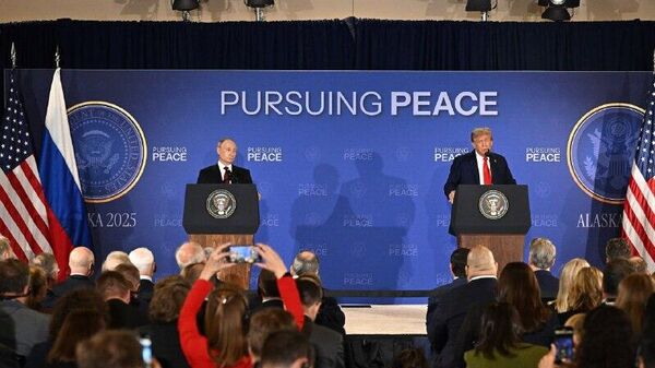 ትራምፕ እና ፑቲን በቅርቡ የሚገናኙበት እቅድ የለም ሲሉ የትራምፕ አስተዳደር ባለሥልጣን ለስፑትኒክ ገለፁ - Sputnik አፍሪካ