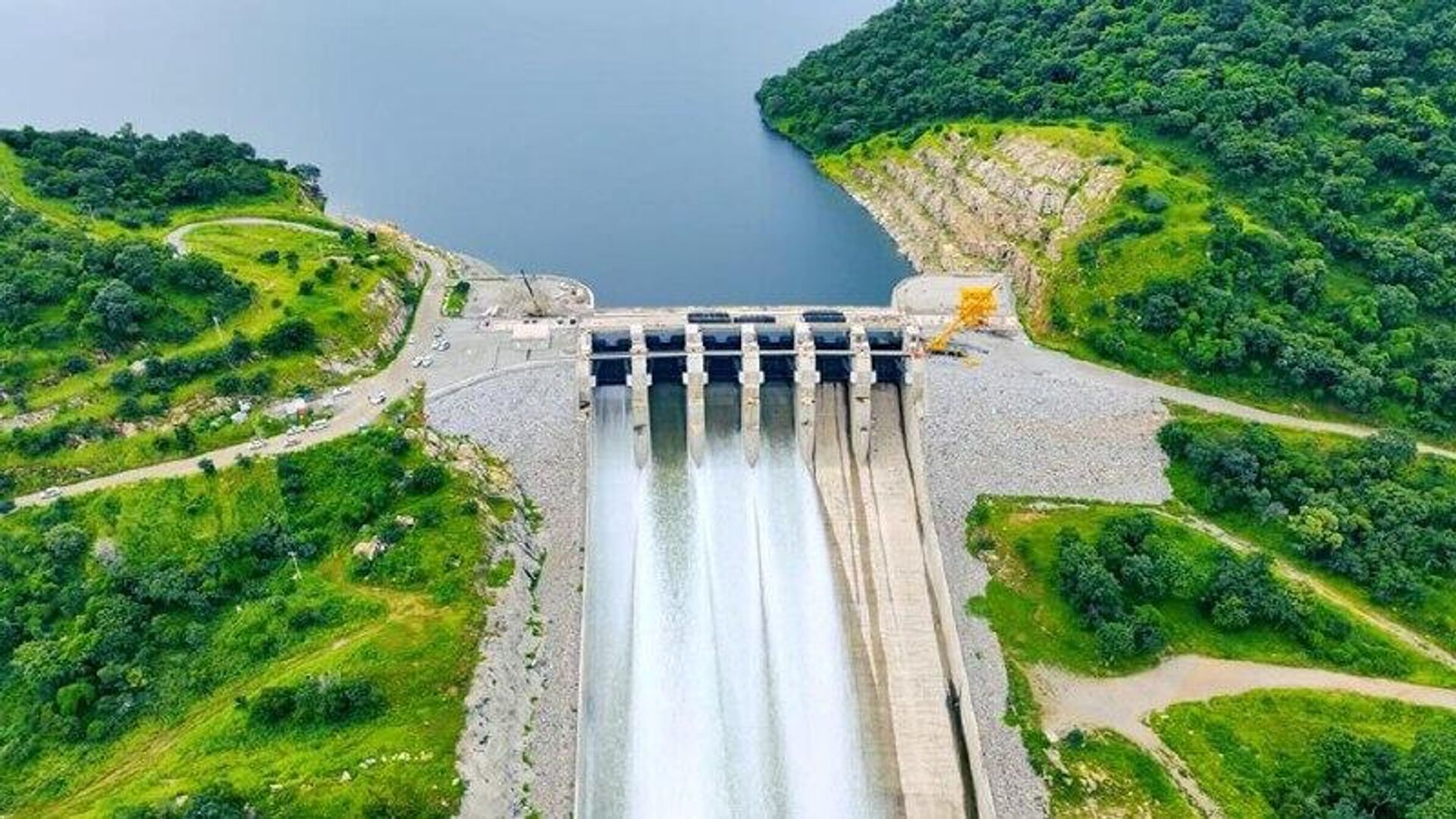 በኢትዮጵያ በሩብ ዓመቱ ማመንጨት ከተቻለው የኤሌክትሪክ ኃይል ግማሽ ያህሉ ከታላቁ የኢትዮጵያ ህዳሴ ግድብ እንደተገኘ ተገለፀ በኢትዮጵያ በሩብ ዓመቱ ማመንጨት ከተቻለው የኤሌክትሪክ ኃይል ግማሽ ያህሉ ከታላቁ የኢትዮጵያ ህዳሴ ግድብ እንደተገኘ ተገለፀ - Sputnik አፍሪካ, 1920, 23.10.2025