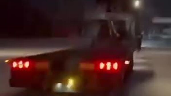 #viral | የማመዝ ግዙፍ ዝሆን ቅርፅ የያዘ ተሽከርካሪ በመጠፎ የአየር ሁኔታ ምክንያት አውራ ጎዳና ላይ ቆሞ መቅረቱ ግርምትን ፈጥሯል - Sputnik አፍሪካ