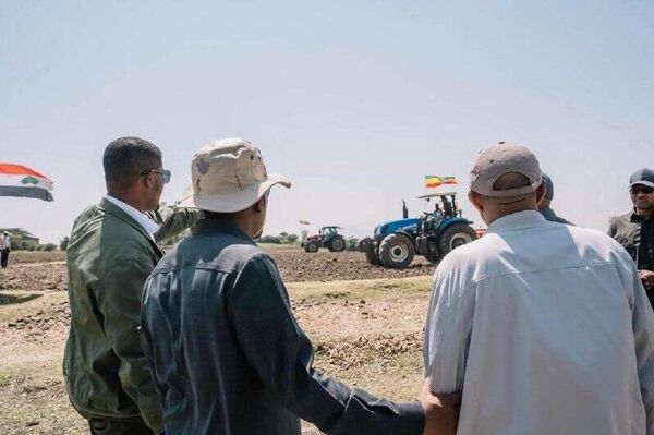 ጠቅላይ ሚኒስትር ዐቢይ አሕመድ በኦሮሚያ ክልል ምስራቅ ሸዋ ዞን የበጋ ስንዴ ሥራ አስጀመሩ - Sputnik አፍሪካ