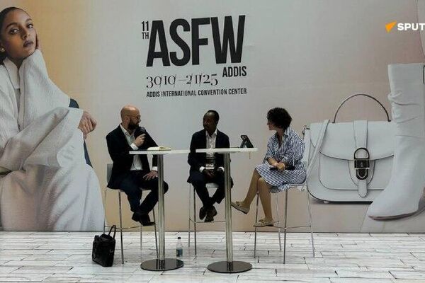 “አፍሪካ ውስጥ የተሠራ ምርት በቀጣይ ድንበሮቻችንን አቋርጦ በቀላሉ እንዲንቀሳቀስ ማረጋገጥ ይገባል” - ክቡር ገና “አፍሪካ ውስጥ የተሠራ ምርት በቀጣይ ድንበሮቻችንን አቋርጦ በቀላሉ እንዲንቀሳቀስ ማረጋገጥ ይገባል” - ክቡር ገና - Sputnik አፍሪካ