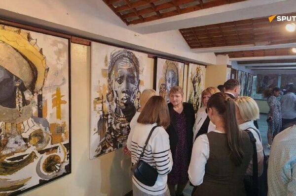 የኢትዮጵያውያን አርቲስቶች የስዕል እና የቅርጻ ቅርጽ አውደ ርዕይ በሩሲያ የሳይንስ እና ባሕል ማዕከል ተከፈተ የኢትዮጵያውያን አርቲስቶች የስዕል እና የቅርጻ ቅርጽ አውደ ርዕይ በሩሲያ የሳይንስ እና ባሕል ማዕከል ተከፈተ - Sputnik አፍሪካ