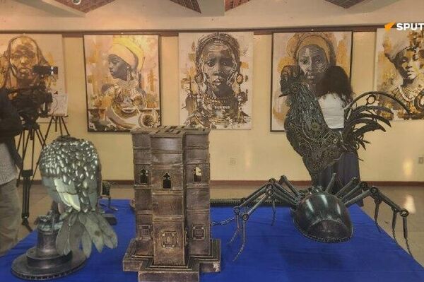 የኢትዮጵያውያን አርቲስቶች የስዕል እና የቅርጻ ቅርጽ አውደ ርዕይ በሩሲያ የሳይንስ እና ባሕል ማዕከል ተከፈተ የኢትዮጵያውያን አርቲስቶች የስዕል እና የቅርጻ ቅርጽ አውደ ርዕይ በሩሲያ የሳይንስ እና ባሕል ማዕከል ተከፈተ - Sputnik አፍሪካ