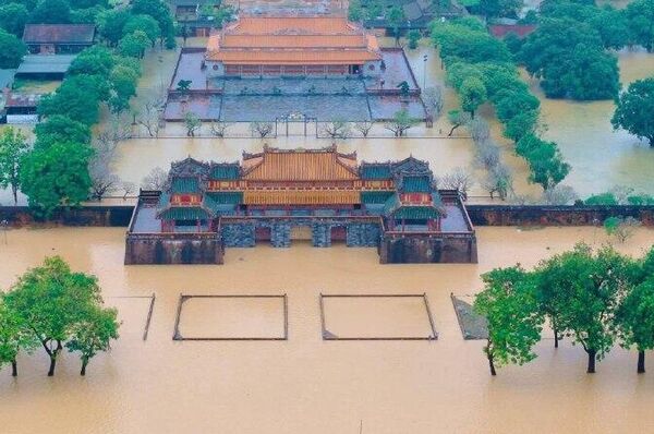 #viral | በቬትናም 14 ሰዎችን ለሞት የዳረገ የጎርፍ አደጋ በርካታ ግዛቶችን አጥለቅልቋል - Sputnik አፍሪካ