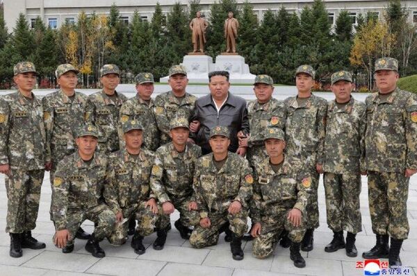 ኪም ጆንግ ኡን 11ኛውን 'ኤሊት' የልዩ ኃይልን ጎብኝተው የውጊያ ዝግጁነቱን አወደሱ - Sputnik አፍሪካ