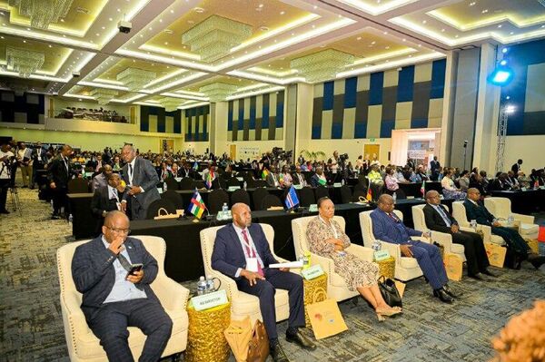 የአፍሪካ መሪዎች የአህጉሪቱን የተፈጥሮ ሃብት ወደ ዘላቂ ብልጽግና ሊቀይሩ ይገባል - የቦትስዋና ፕሬዝዳንት የአፍሪካ መሪዎች የአህጉሪቱን የተፈጥሮ ሃብት ወደ ዘላቂ ብልጽግና ሊቀይሩ ይገባል - የቦትስዋና ፕሬዝዳንት - Sputnik አፍሪካ