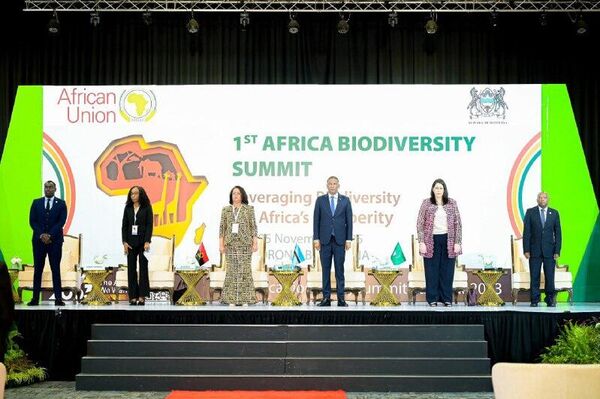 የአፍሪካ መሪዎች የአህጉሪቱን የተፈጥሮ ሃብት ወደ ዘላቂ ብልጽግና ሊቀይሩ ይገባል - የቦትስዋና ፕሬዝዳንት የአፍሪካ መሪዎች የአህጉሪቱን የተፈጥሮ ሃብት ወደ ዘላቂ ብልጽግና ሊቀይሩ ይገባል - የቦትስዋና ፕሬዝዳንት - Sputnik አፍሪካ