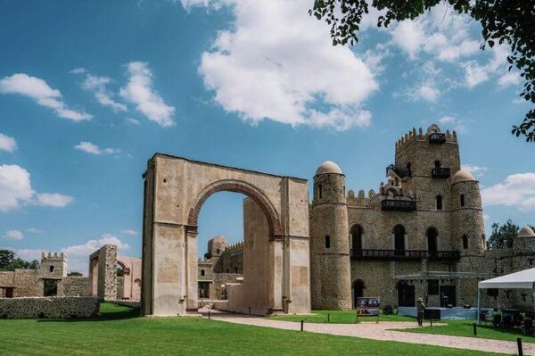 ጠቅላይ ሚኒስትር ዐቢይ አሕመድ እና ቀዳማዊት እመቤት ዝናሽ ታያቸው የታደሰውን የፋሲል ጊቢ መረቁ - Sputnik አፍሪካ