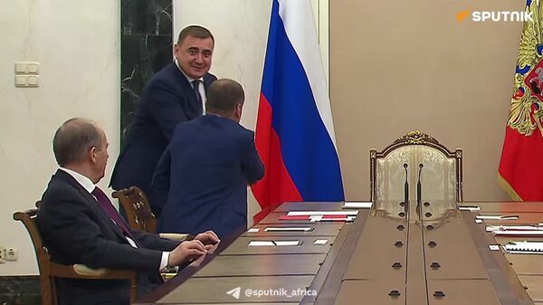 ፑቲን በሩሲያ ጦር ኃይሎች የወደፊት እድገት ዙሪያ ስብሰባ መርተዋል ሲል ክሬምሊን ገለፀ - Sputnik አፍሪካ