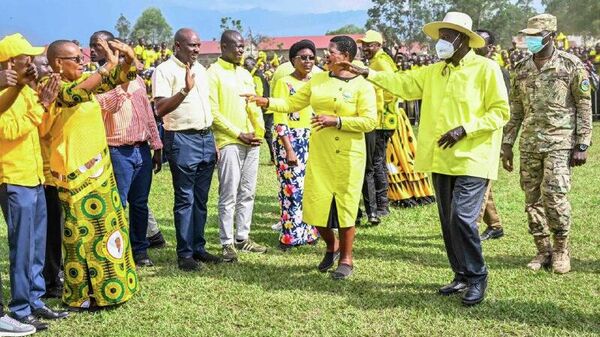 የኡጋንዳ ፕሬዝዳንት ዮሪ ሙሴቬኒ ዳግም ከተመረጡ የሥራ ገበያውን ለማነቃቃት አዲስ የኢንዱስትሪ ፓርክ እንደሚገነባ ቃል ገቡ - Sputnik አፍሪካ