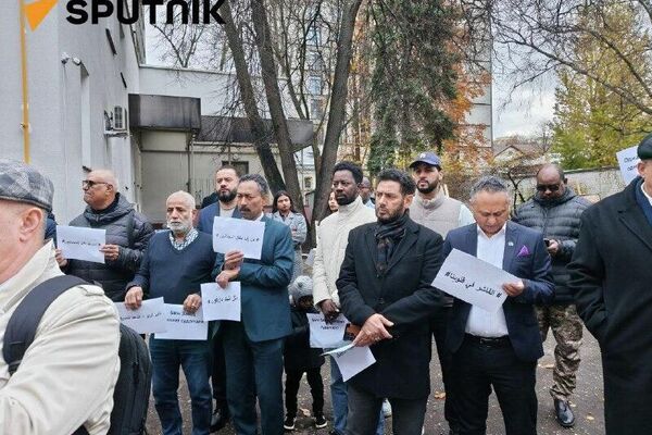 በሞስኮ የሱዳን ኤምባሲ ለኤል-ፋሸር ሰለባዎች በተካሄደ መታሰቢያ፤ የተባበሩት አረብ ኤሚሬቶች አማጺያኑን በመደገፍ ተከሰሰች በሞስኮ የሱዳን ኤምባሲ ለኤል-ፋሸር ሰለባዎች በተካሄደ መታሰቢያ፤ የተባበሩት አረብ ኤሚሬቶች አማጺያኑን በመደገፍ ተከሰሰች - Sputnik አፍሪካ