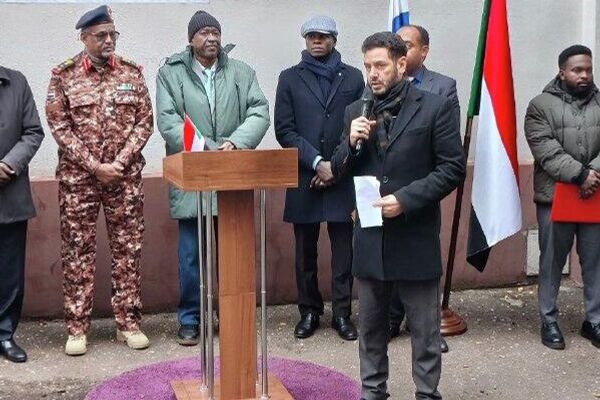 በሞስኮ የሱዳን ኤምባሲ ለኤል-ፋሸር ሰለባዎች በተካሄደ መታሰቢያ፤ የተባበሩት አረብ ኤሚሬቶች አማጺያኑን በመደገፍ ተከሰሰች በሞስኮ የሱዳን ኤምባሲ ለኤል-ፋሸር ሰለባዎች በተካሄደ መታሰቢያ፤ የተባበሩት አረብ ኤሚሬቶች አማጺያኑን በመደገፍ ተከሰሰች - Sputnik አፍሪካ