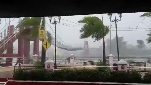 #viral | ሱፐር ታይፉን ፉንግ-ዎንግ የተሰኘው አውሎ ንፋስ ፊሊፒንስን አናግቷታል - Sputnik አፍሪካ