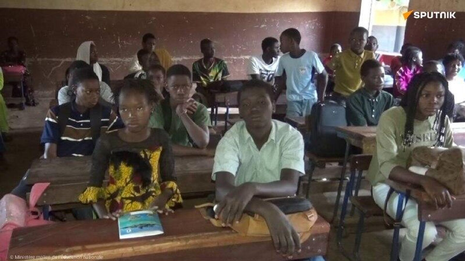 በማሊ በነዳጅ ቀውስ ምክንያት ለሁለት ሳምንታት ተቋርጦ የነበረው ትምህርት ዳግም ተጀመረ - የማሊ ብሔራዊ ትምህርት ሚኒስትር - Sputnik አፍሪካ, 1920, 11.11.2025
