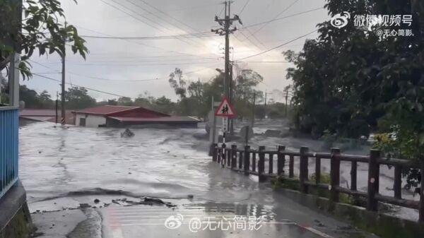 #viral | የፉንግ-ዎንግ አውሎ ንፋስ በታይዋን ባስከተለው ከፍተኛ የጎርፍ መጥለቅለቅ በሺዎች የሚቆጠሩ ሰዎች ተፈናቀሉ - Sputnik አፍሪካ