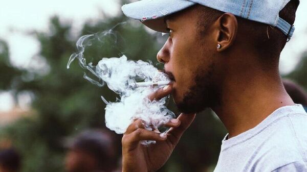 የብሪቲሽ አሜሪካን ትምባሆ ኩባንያ በዩናይትድ ኪንግደም ከሚከተለው በተቃራኒ በአፍሪካ የጤና ሕጎችን እየሸረሸር ነው በሚል ክስ ቀረበበት - Sputnik አፍሪካ