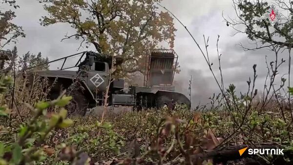 የሩሲያ መድፍ ቡድን በዶኔትስክ እና ዴኔፕሮፔትሮቭስክ ክልል የዩክሬን ይዞታን ደበደበ - Sputnik አፍሪካ