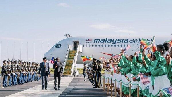 የማሌዥያ ጠቅላይ ሚኒስትር ለሦስት ቀናት ይፋዊ የሥራ ጉብኝት አዲስ አበባ ገቡ - Sputnik አፍሪካ