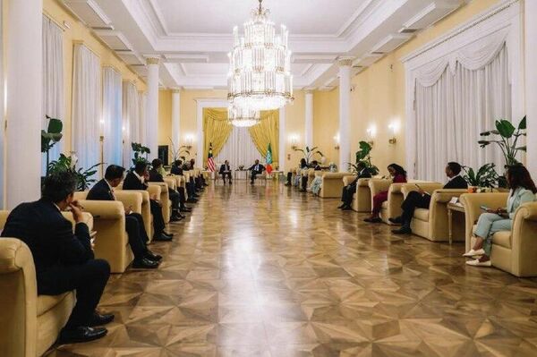 የኢትዮጵያ እና ማሌዥያ አጋርነት “በርካታ ቁልፍ ሰነዶችን በመፈረም ተጠናክሯል” - ጠቅላይ ሚኒስትር ዐቢይ አሕመድ የኢትዮጵያ እና ማሌዥያ አጋርነት “በርካታ ቁልፍ ሰነዶችን በመፈረም ተጠናክሯል” - ጠቅላይ ሚኒስትር ዐቢይ አሕመድ - Sputnik አፍሪካ