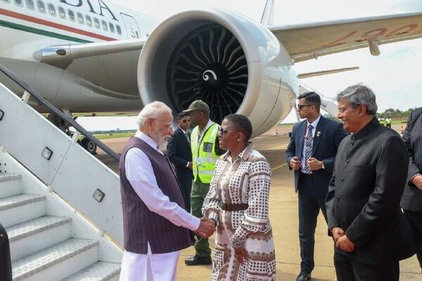 የህንድ ጠቅላይ ሚኒስትር ናሬንድራ ሞዲ በቡድን 20 ጉባዔ ላይ ለመሳተፍ ጆሀንስበርግ ገቡ የህንድ ጠቅላይ ሚኒስትር ናሬንድራ ሞዲ በቡድን 20 ጉባዔ ላይ ለመሳተፍ ጆሀንስበርግ ገቡ - Sputnik አፍሪካ