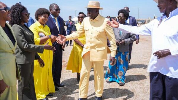 ሙሴቬኒ እና ሩቶ 500 ሚሊዮን ዶላር የሚገመት እና የክልሉን የኢንዱስትሪ ዕድገት ይደግፋል የተባለ አዲስ የብረታብረት ፋብሪካ በኡጋንዳ ሥራ አስጀመሩ - Sputnik አፍሪካ