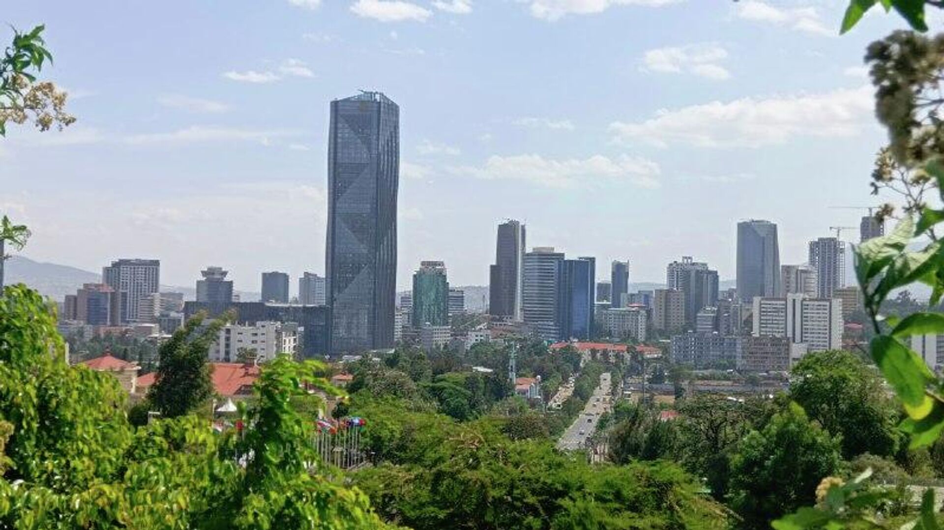 የኢትዮጵያ ንግድ ባንክ የሳይበር እና አካላዊ ስጋቶችን ለመከታተል የሚያስችል ማዕከላዊ የደህንነት መቆጣጠሪያ ማዕከል ከፈተ የኢትዮጵያ ንግድ ባንክ የሳይበር እና አካላዊ ስጋቶችን ለመከታተል የሚያስችል ማዕከላዊ የደህንነት መቆጣጠሪያ ማዕከል ከፈተ - Sputnik አፍሪካ, 1920, 25.11.2025