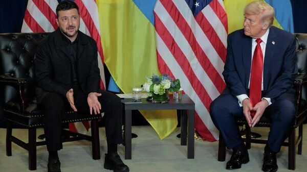 ዘለንስኪ የሰላም እቅድ ላይ ስምምነቱን ለመቋጨት ዝግጁ መሆናቸውን ያስታውቁ ዘንድ ከትራምፕ ጋር በምስጋና ቀን (ሕዳር 18 ቀን 2018 ዓ - Sputnik አፍሪካ