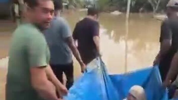 #viral | በኢንዶኔዢያ የሱማትራ ደሴት ክልሉን በመታው ኃይለኛ ዝናብ በተፈጠረ የጎርፍ አደጋ ከፍተኛ ጉዳት ደረሰባት - Sputnik አፍሪካ