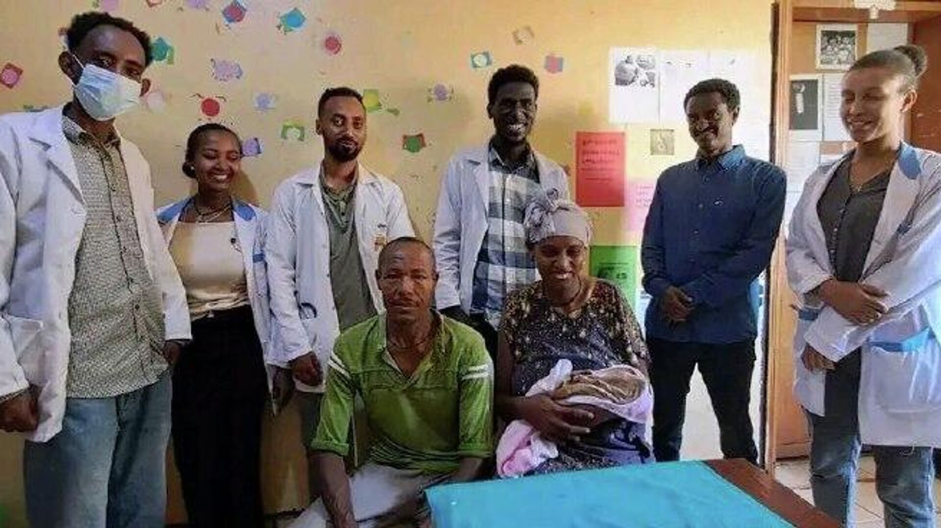 አንድ እናት ከአንድ ኪሎ ግራም በታች የሚመዝን ህፃን በሰላም ተገላገለች አንድ እናት ከአንድ ኪሎ ግራም በታች የሚመዝን ህፃን በሰላም ተገላገለች - Sputnik አፍሪካ, 1920, 30.11.2025