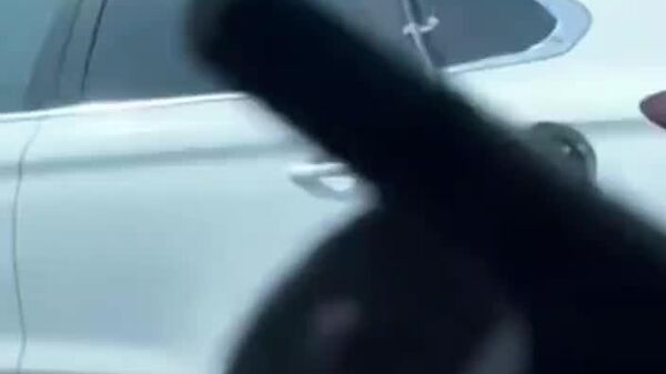 #viral | የቻይና ሹፌር ጣሪያ ላይ በተገጠመ የንፋስ ኃይል 'በራሱ ባትሪ መሙላት በሚችል የኤሌክትሪክ ተሽከርካሪ' የፊዚክስ ክርክር አስነሳ - Sputnik አፍሪካ