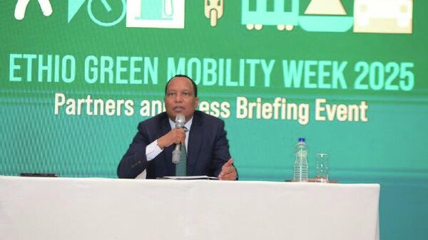 በነዳጅ የሚሠሩ ተሽከርካሪዎች በካይ ጋዝ መቆጣጠሪያ መሣሪያ እንዲገጥሙ በማድረግ የልቀት መጠን ቁጥጥር ሊጀመር ነው - Sputnik አፍሪካ