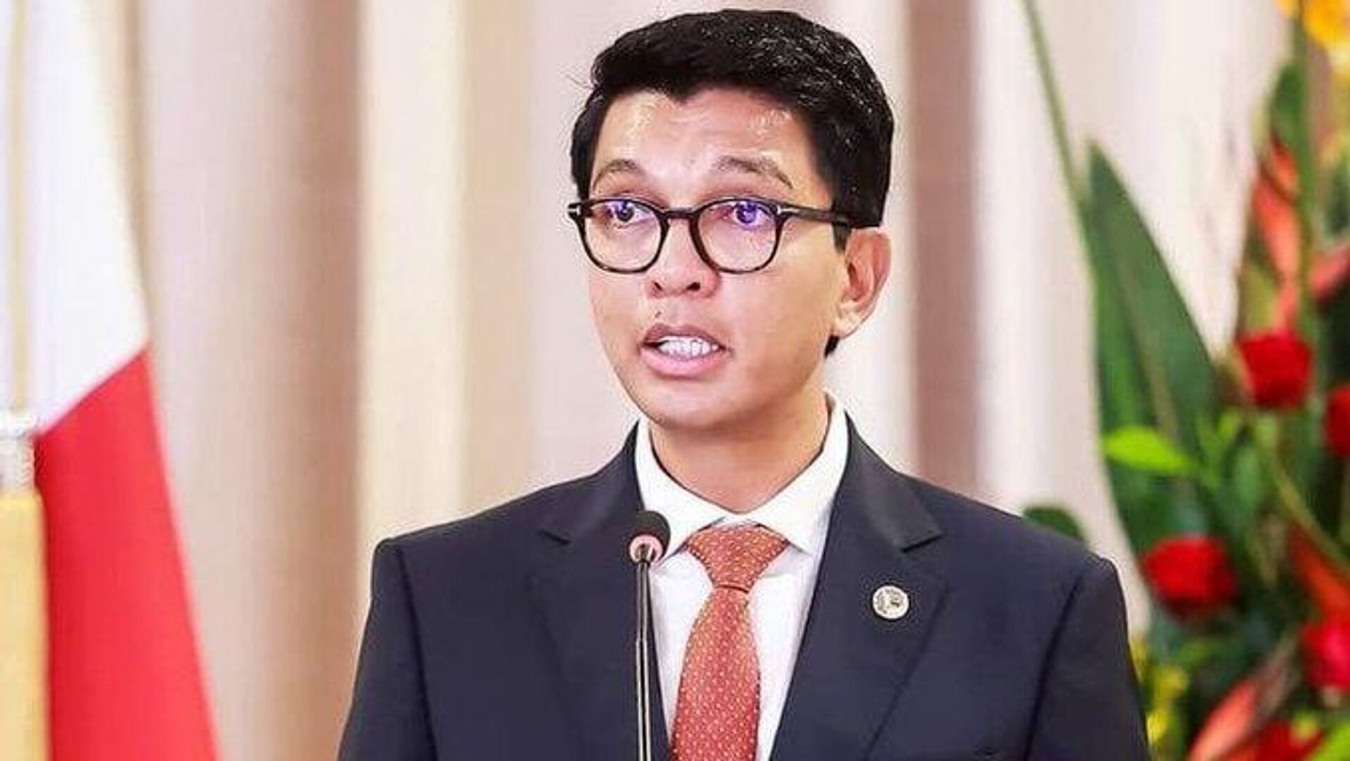 ማዳጋስካር የቀድሞውን ፕሬዝዳንት አንድሪ ራጆሊናን ልትከስ መሆኑ ተገለፀ ማዳጋስካር የቀድሞውን ፕሬዝዳንት አንድሪ ራጆሊናን ልትከስ መሆኑ ተገለፀ - Sputnik አፍሪካ, 1920, 02.12.2025