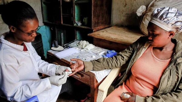 ጋና አስቸኳይ የጤና አገልግሎት ለሚያስፈልጋቸው አካባቢዎች 700 ሐኪሞችን አሰማራች - Sputnik አፍሪካ