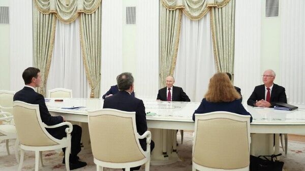 ሩሲያ በአሁኑ ጊዜ የዩክሬን እልባትን በተመለከተ ከአሜሪካ ጋር ብቻ እየተደራደረች ነው - የክሬምሊን ረዳት - Sputnik አፍሪካ