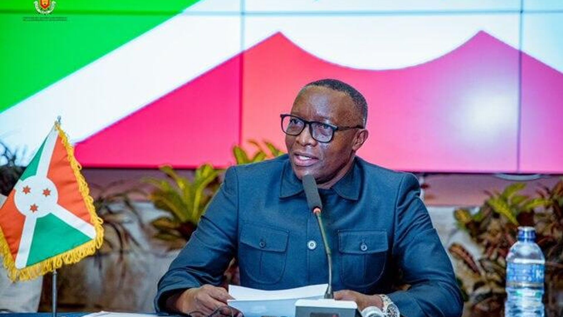 ቡሩንዲ የኤም23 አማፂያንን ድንበር ተሻግረው የቦምብ ጥቃት ፈፅመዋል ስትል ከሰሰች ቡሩንዲ የኤም23 አማፂያንን ድንበር ተሻግረው የቦምብ ጥቃት ፈፅመዋል ስትል ከሰሰች - Sputnik አፍሪካ, 1920, 06.12.2025