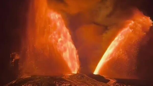 #viral | በሃዋይ የፈነዳው የኪላውያ እሳተ ገሞራ ባልተለመደ መልኩ ባለሶስት ላቫ ፏፏቴዎችን ፈጠረ - Sputnik አፍሪካ