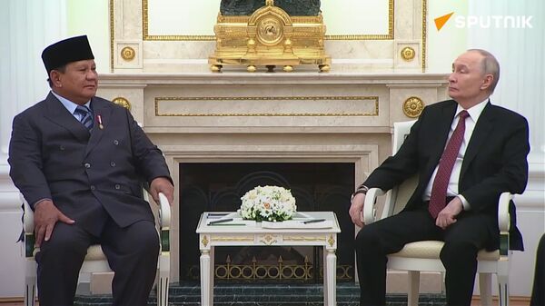 የኢንዶኔዥያ ፕሬዝዳንት ፕራቦዎ ሱቢያንቶ ፑቲን በ2026 - 2027 ኢንዶኔዥያን እንዲጎበኙ ግብዣ አቀረቡ - Sputnik አፍሪካ
