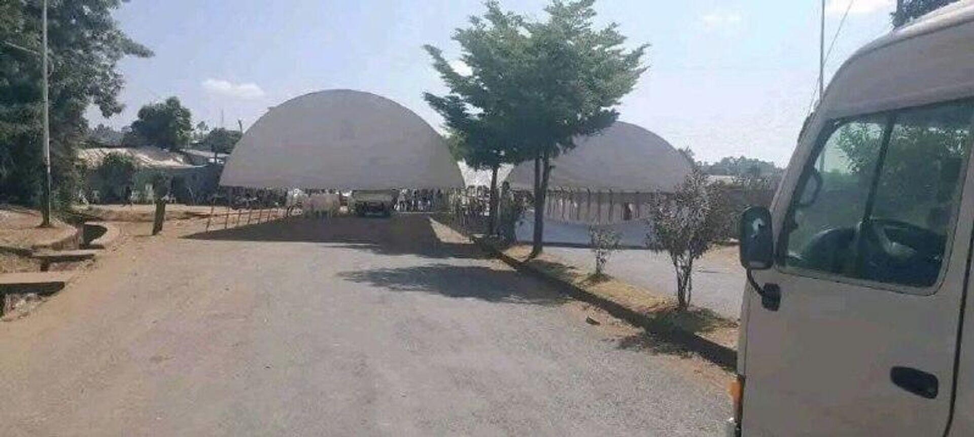 #viral | ለሰርግ አገልግሎት መንገድ ተዘግቶ የተጣለ ድንኳን ለጭነት መኪና ቃጠሎ መንስኤ ሆነ #viral | ለሰርግ አገልግሎት መንገድ ተዘግቶ የተጣለ ድንኳን ለጭነት መኪና ቃጠሎ መንስኤ ሆነ - Sputnik አፍሪካ, 1920, 14.12.2025