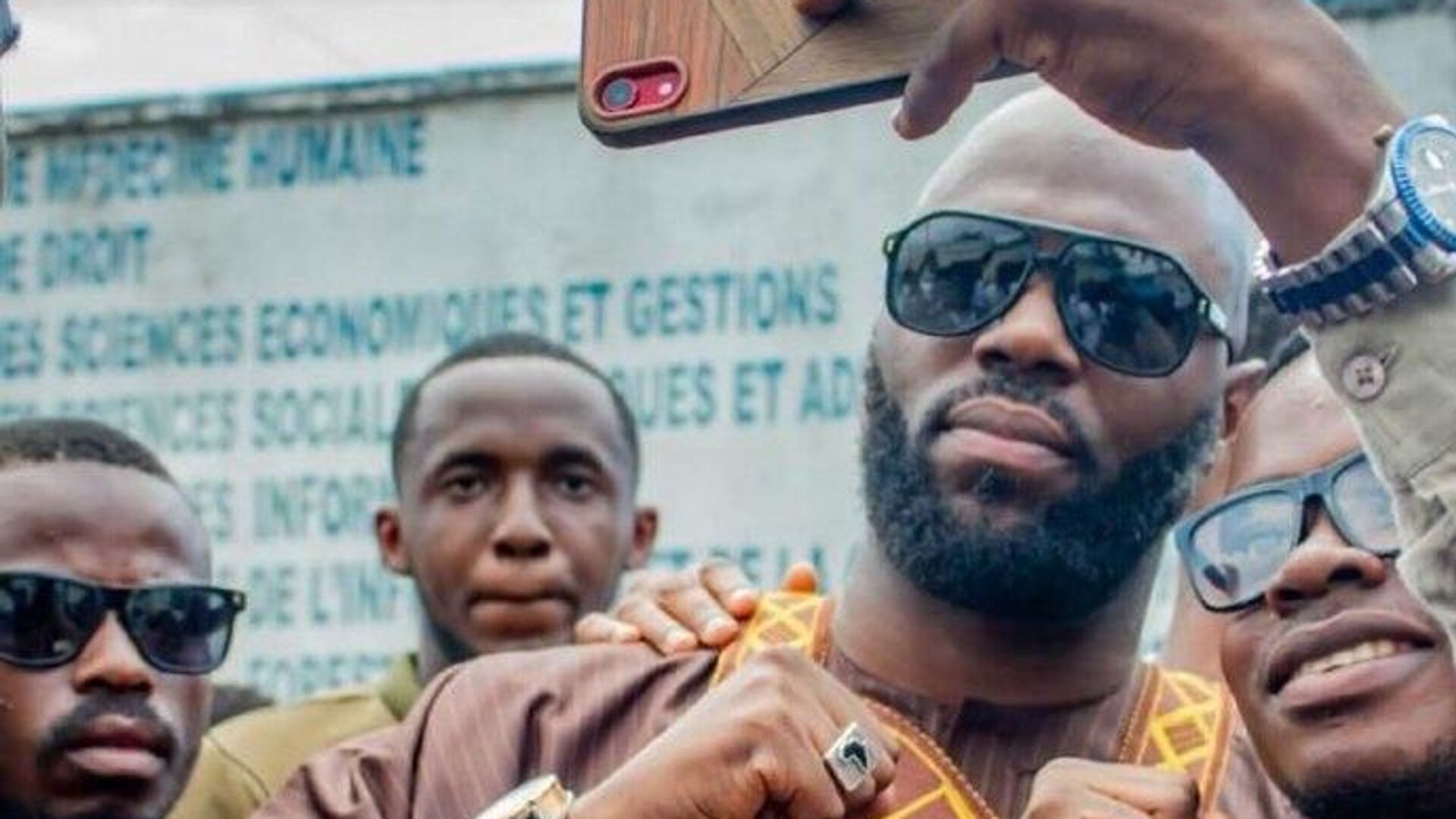 ፓን አፍሪካዊው ኬሚ ሴባ ‘ልታቆሙን አትችሉም’ ሲል ዓለም አቀፍ የእስር ማዘዣን ተቃወመ ፓን አፍሪካዊው ኬሚ ሴባ ‘ልታቆሙን አትችሉም’ ሲል ዓለም አቀፍ የእስር ማዘዣን ተቃወመ - Sputnik አፍሪካ, 1920, 15.12.2025