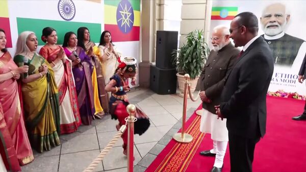 ጠቅላይ ሚኒስትር ናሬንድራ ሞዲ ኢትዮጵያ በሚኖሩ የሕንድ ዳያስፖራ አባላት አቀባበል ተደረገላቸው - Sputnik አፍሪካ