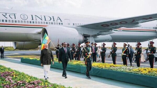 ኢትዮጵያ እና ሕንድ የሁለትዮሽ ንግዳቸውን በራሳቸው መገበያያዎች ማከናወን የሚቻልበትን መንገድ እየቃኙ ነው - የዓለም አቀፍ ግንኙነት መምህር - Sputnik አፍሪካ