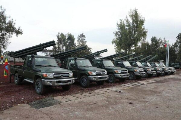 🪖 ከተጣሉበት በማንሳት በራስ አቅም ተሻሽለው ወደ ኃይል የገቡት ትጥቆች የተቋሙን የውጊያ አቅም በከፍተኛ ሁኔታ ይጨምራሉ –ፊልድ ማርሻል ብርሀኑ ጁላ - Sputnik አፍሪካ